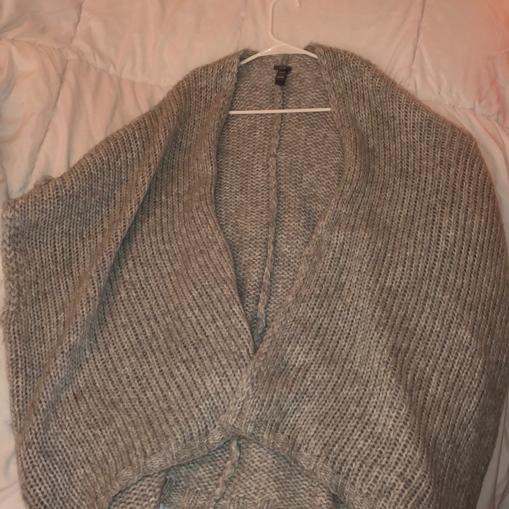 Aerie poncho!!!! Will throw in aerie scrunchies !